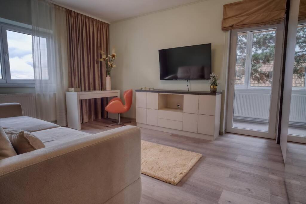 Central Luxury Apartment With City View Brassó Kültér fotó