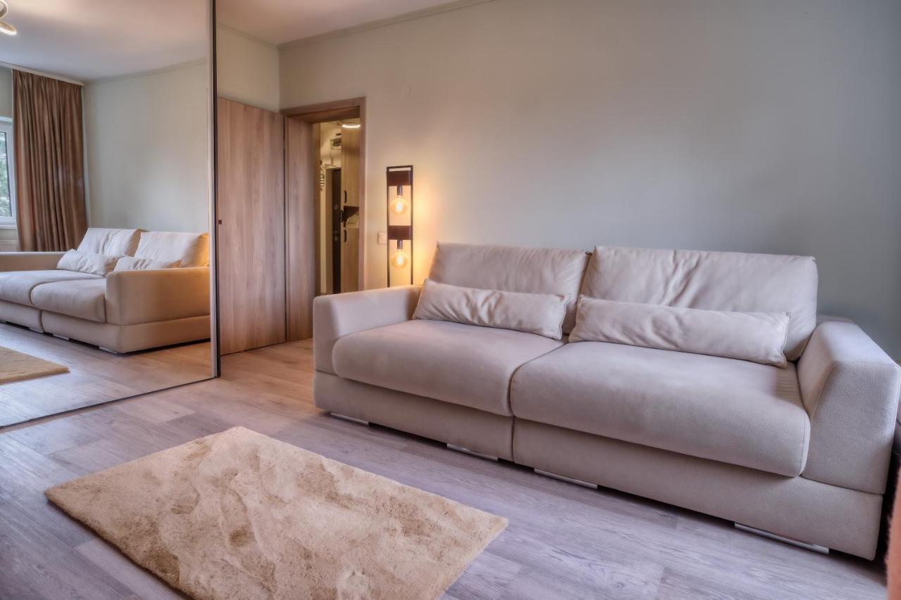 Central Luxury Apartment With City View Brassó Kültér fotó