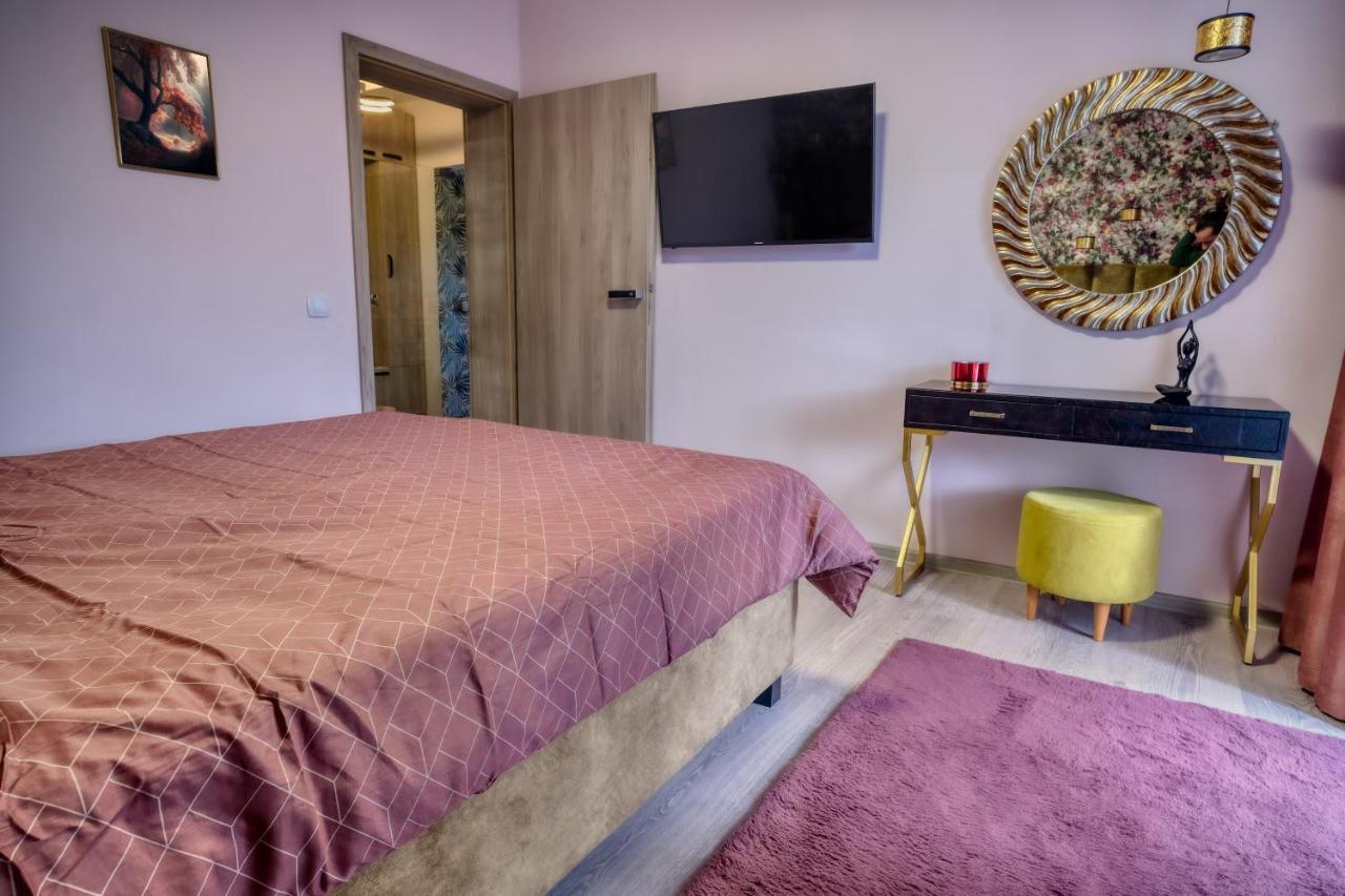Central Luxury Apartment With City View Brassó Kültér fotó